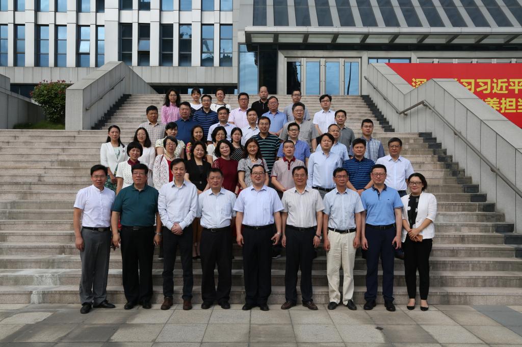 常委åŠå§”员åˆå½? border=